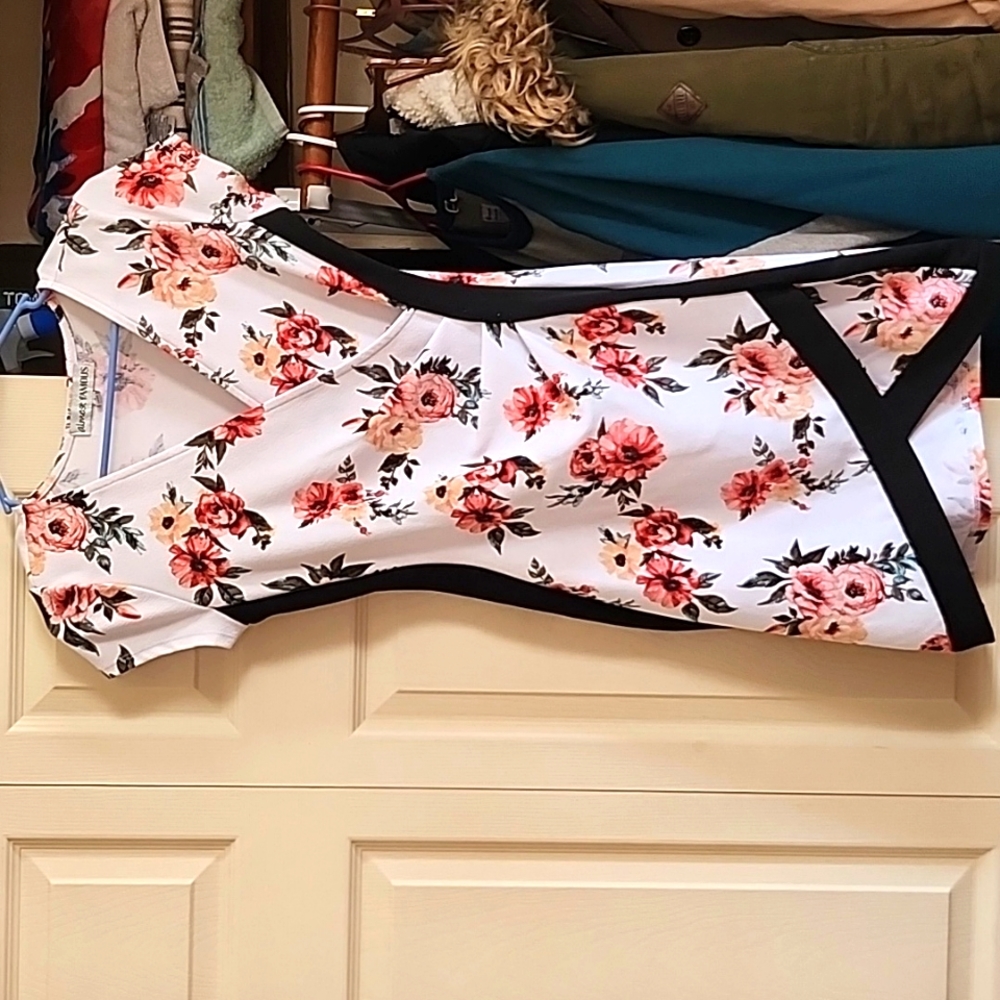 Almost Famous Medium women's dress